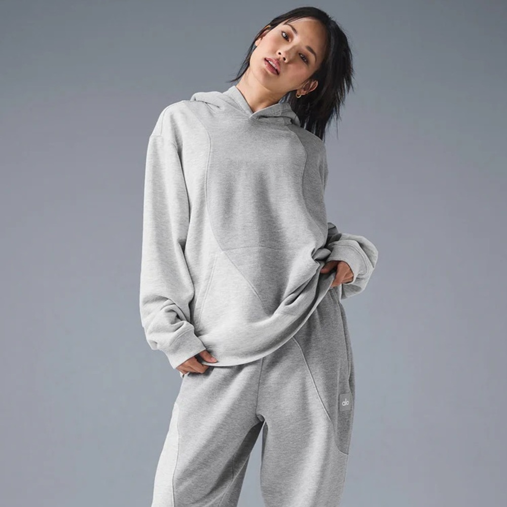 ALO Yoga Women's Light Gray Hooded Sweatshirt
